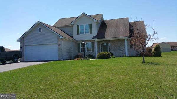 945 BLUEBERRY LN, Chambersburg, PA 17202