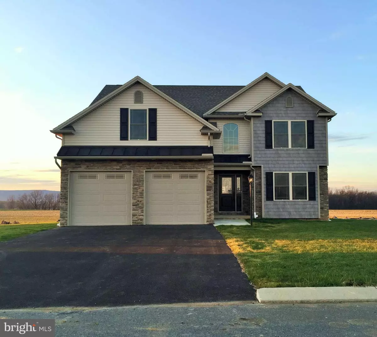 Chambersburg, PA 17202,5653 WHINSTONE WAY