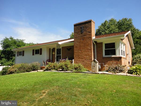 2279 SPRINGFIELD DR, Chambersburg, PA 17202