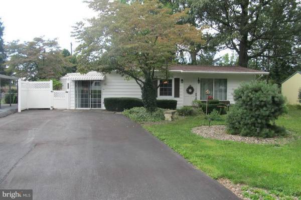 49 5TH AVE, Fayetteville, PA 17222