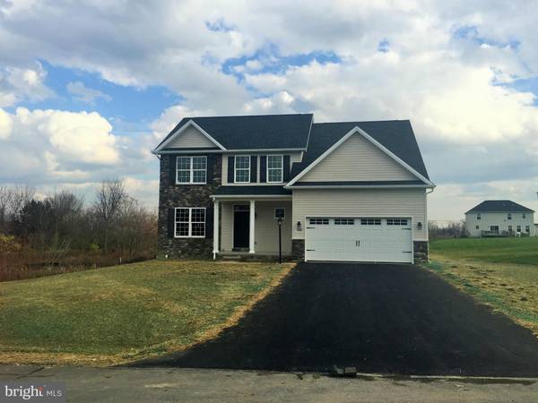 1528 WIND FLOWER RD, Chambersburg, PA 17202