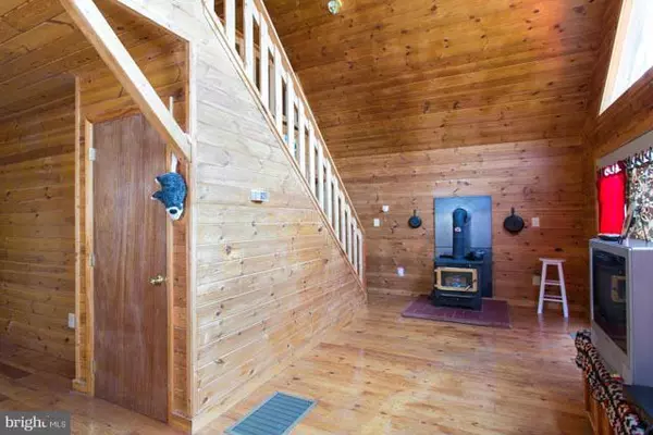 Mathias, WV 26812,116 HOOK TRAIL RD