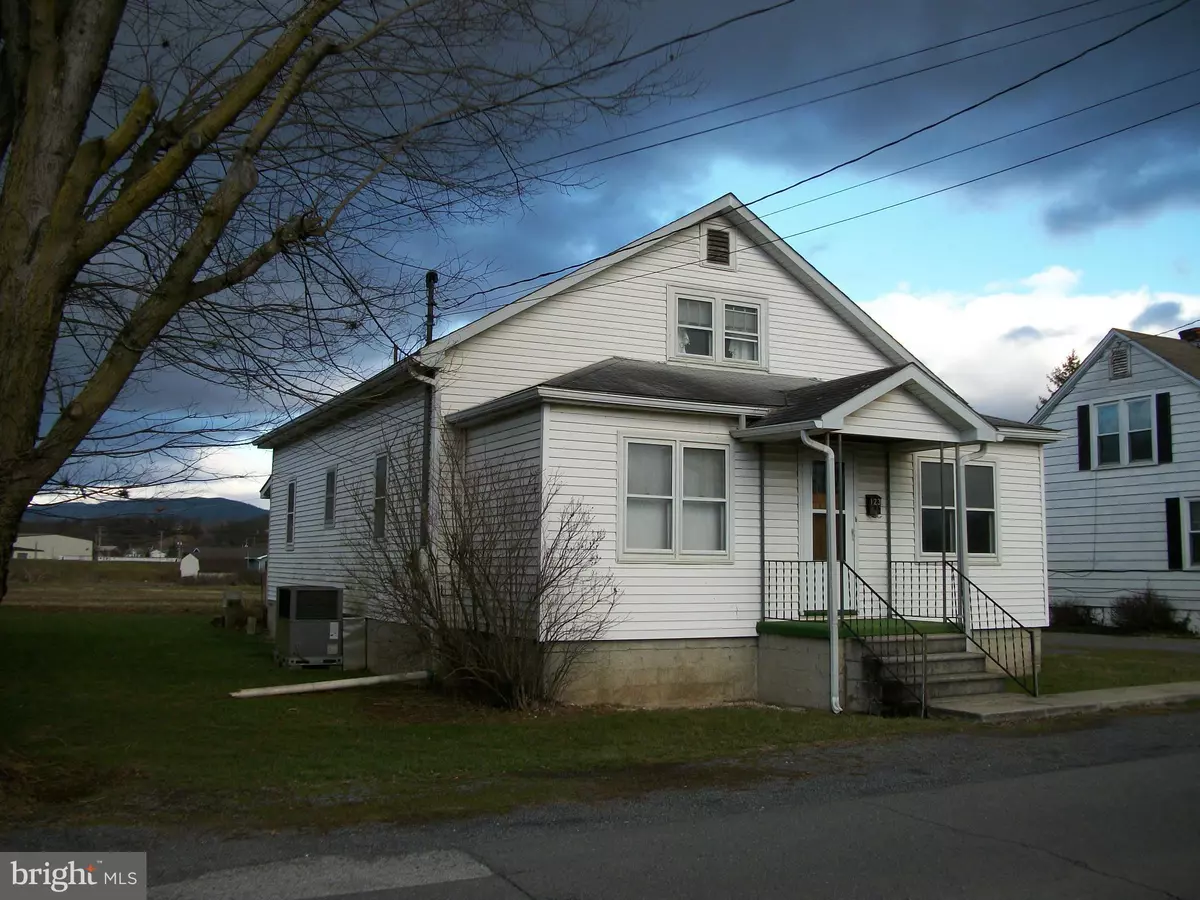 Moorefield, WV 26836,123 BEANS LN