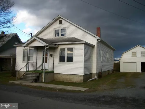 Moorefield, WV 26836,123 BEANS LN