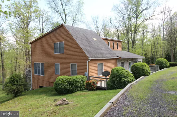 Wardensville, WV 26851,550 WARDEN LAKE AB DR.