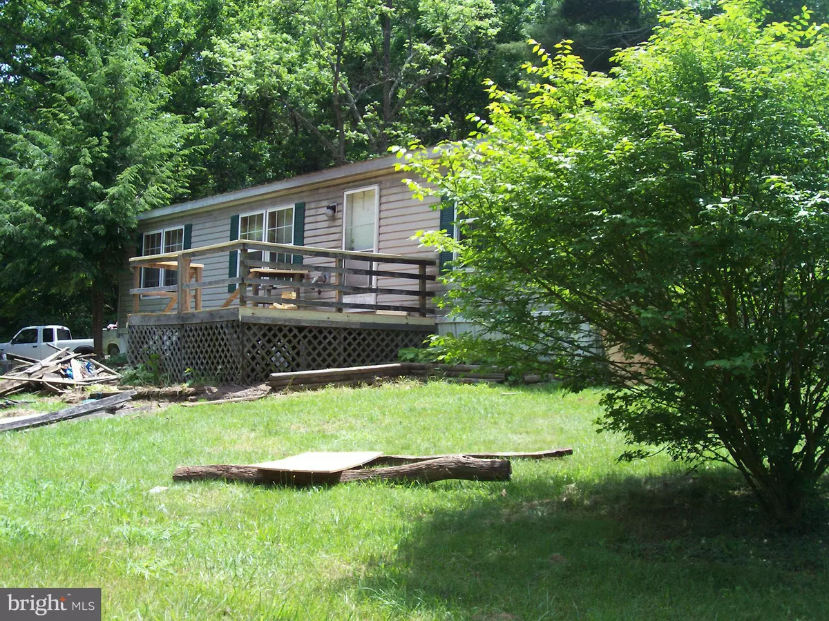 Moorefield, WV 26836,560 CEDAR TREE LN