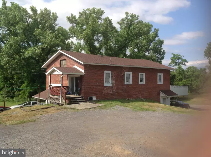 100 CEDAR LN, Moorefield, WV 26836