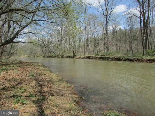 Slanesville, WV 25444,2 LITTLE CACAPON BLUFFS