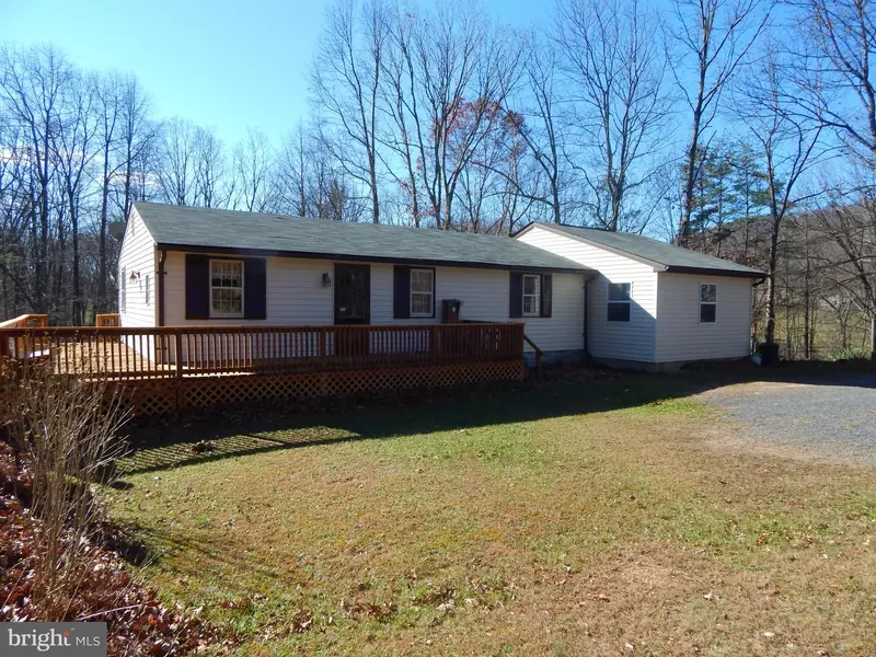 1092 MADIE STREETS RD, Slanesville, WV 25444