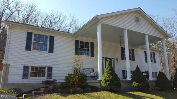 973 RAVEN ROCKS RD, Springfield, WV 26763