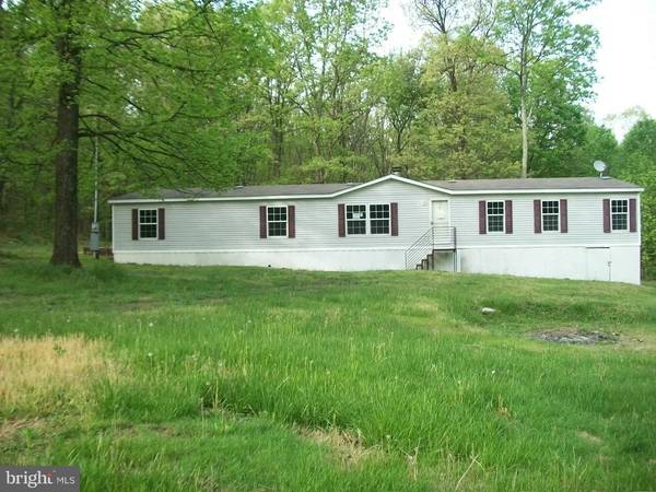 447 PIN OAK PIKE, Paw Paw, WV 25434