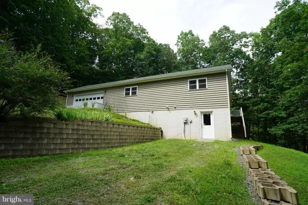 Capon Bridge, WV 26711,509 PAW PAW MTN RD