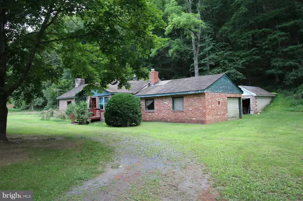 1520 CAPON SPRINGS RD., High View, WV 26808