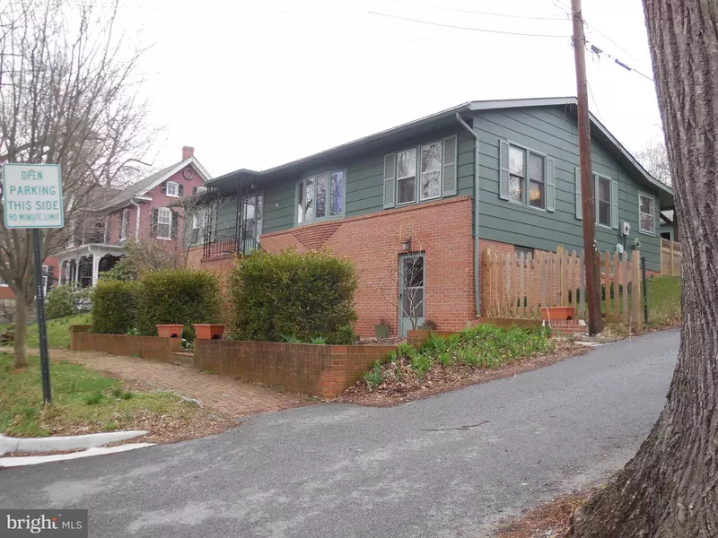 204 KING ST S, Shepherdstown, WV 25443