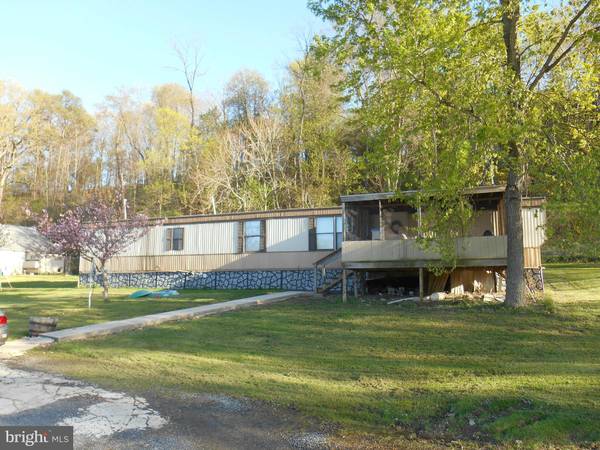 9 MEADOW BLUFF LN, Kearneysville, WV 25430