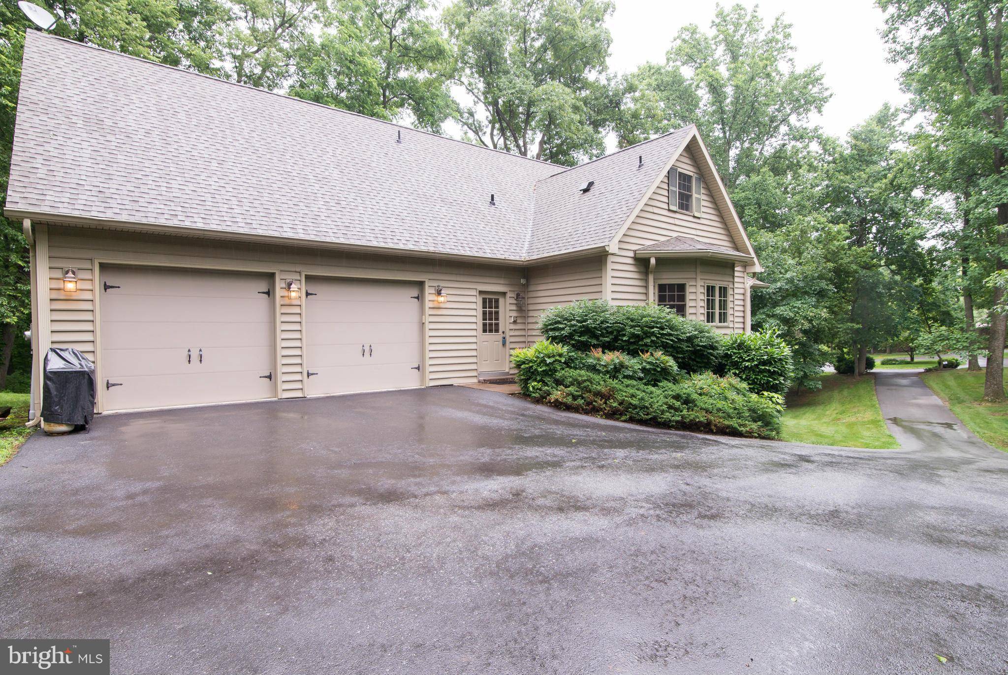 Charles Town, WV 25414,23 SOUTHGATE CIRCLE