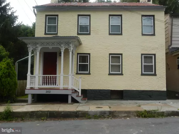 202 HIGH E, Shepherdstown, WV 25443