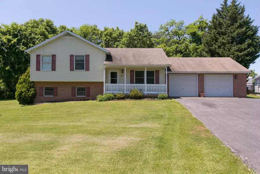 157 PALOMINO PL, Charles Town, WV 25414