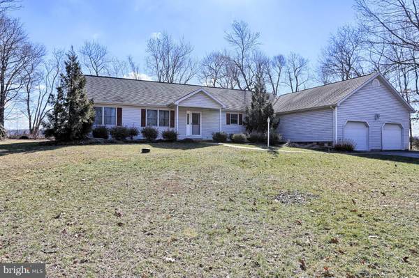 5878 MARYS CIR, Stewartstown, PA 17363