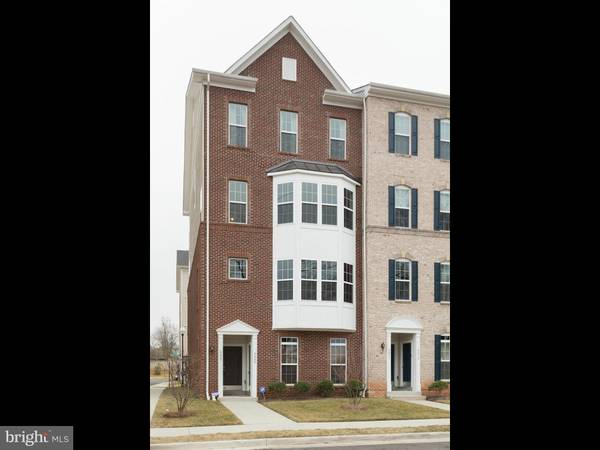 9467 STONEWALL RD #8B, Manassas, VA 20110