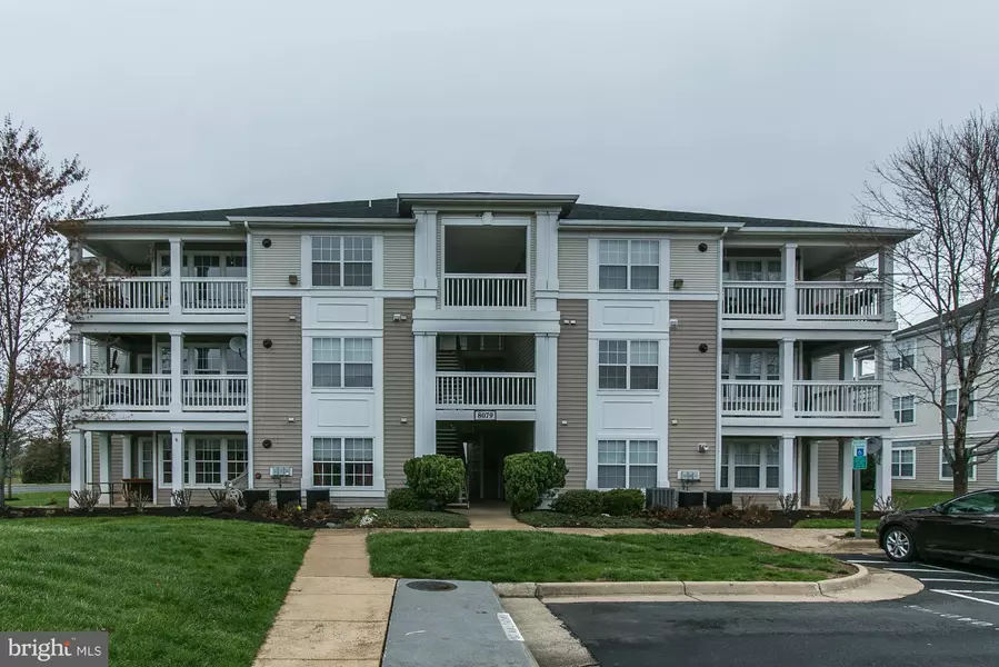 8079 LACY DR #301, Manassas, VA 20109