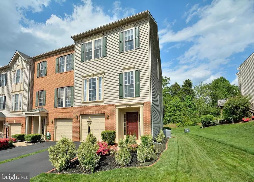 8051 MONTOUR HEIGHTS DR, Gainesville, VA 20155