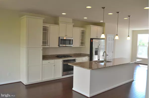 9060 ISABEL LN, Manassas Park, VA 20111
