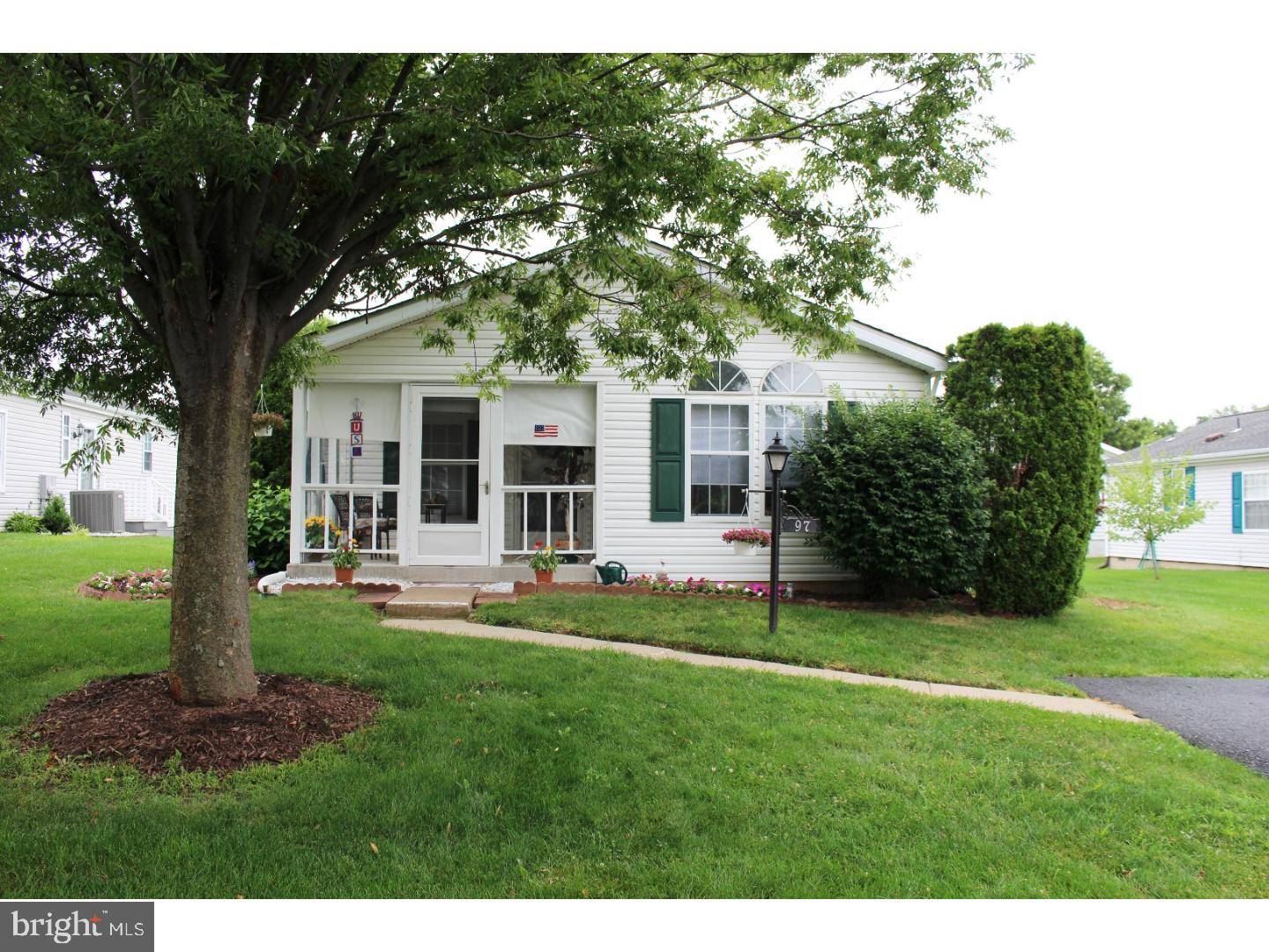 97 ACORN CT E, New Hope, PA 18938