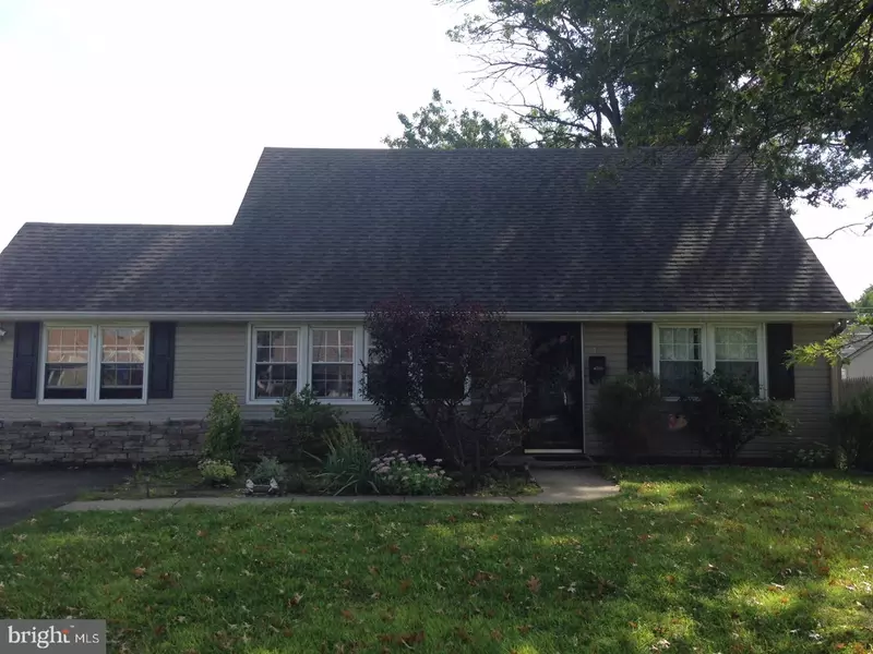 43 MACINTOSH RD, Levittown, PA 19056