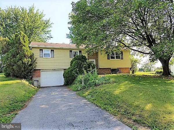 25 WINDFIELD DR, Kutztown, PA 19530