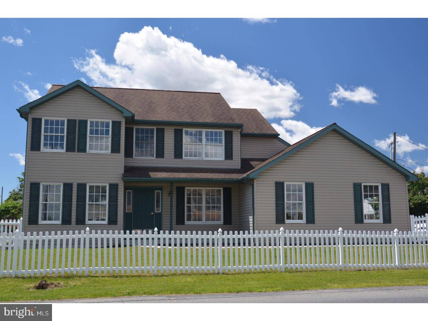 22 N RAILROAD ST, Lyon Station, PA 19536