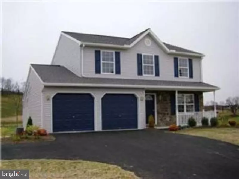 4 SEYFERT DR, Birdsboro, PA 19508