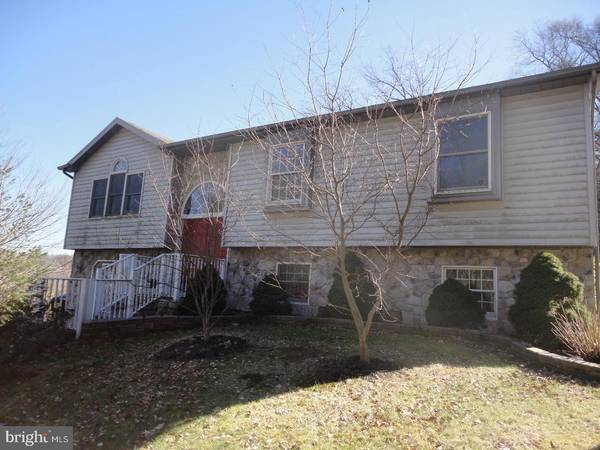 70 FRANKLIN ST, Bechtelsville, PA 19505