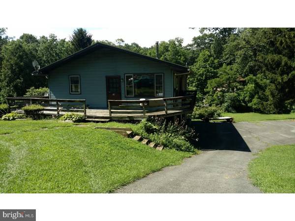 28 YEAGER RD, Lenhartsville, PA 19534