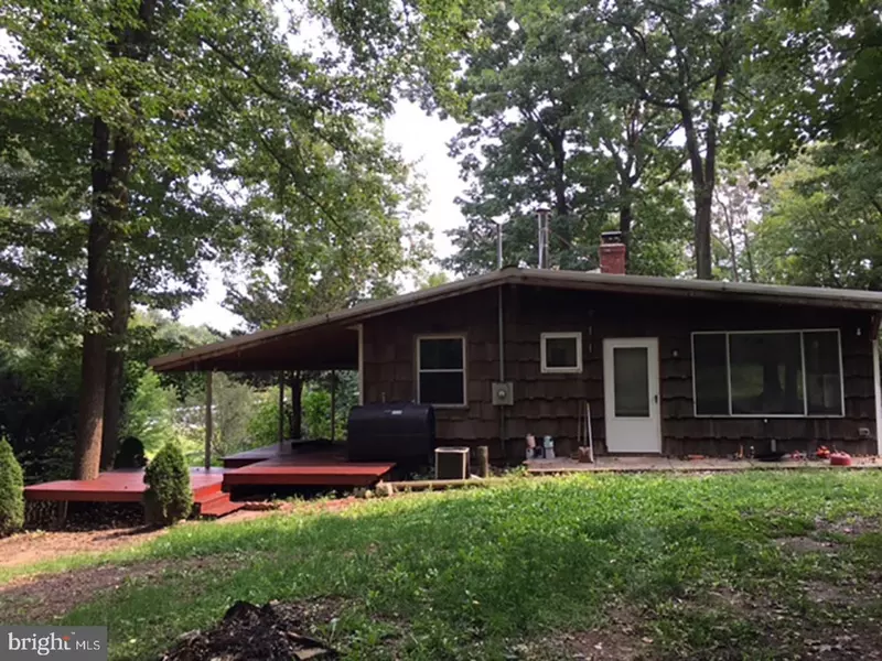 9 CAMPSITE RD, Bernville, PA 19506