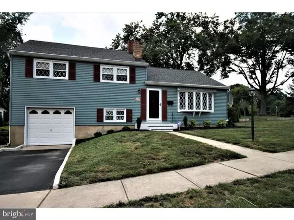 13 MIDDLETON DR, Hamilton, NJ 08620