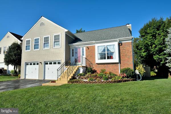 10138 FOREST HILL CIR, Manassas, VA 20110