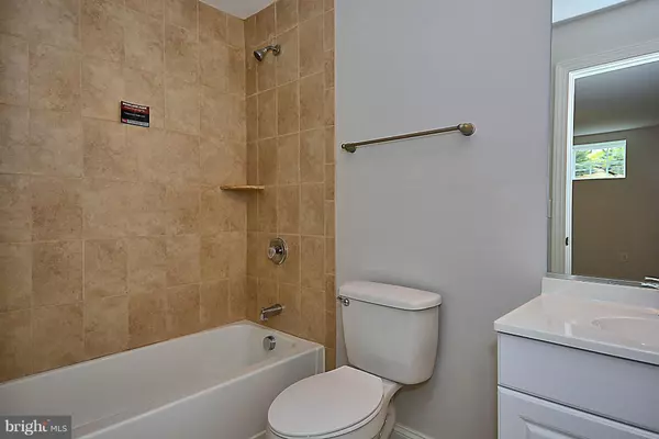 Triangle, VA 22172,18259 WOODLAND DR