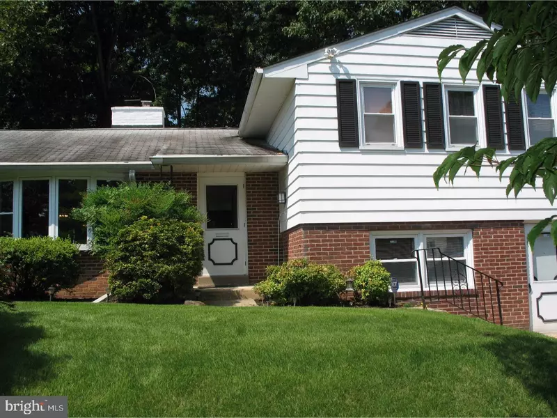 8218 FOREST HILLS DR, Elkins Park, PA 19027