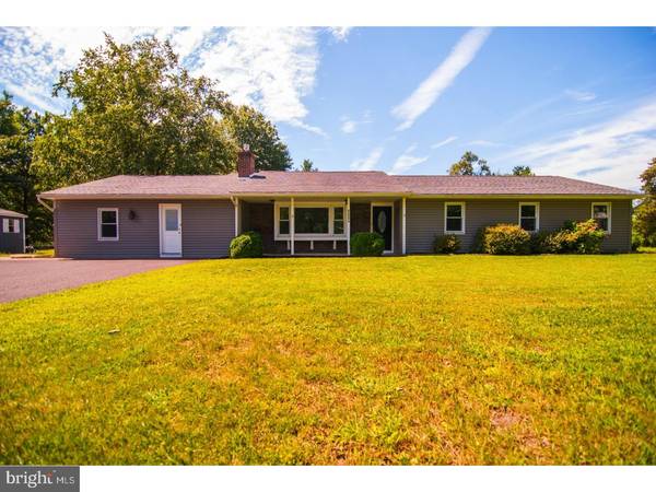 8 S COUNTY LINE RD, Telford, PA 18969