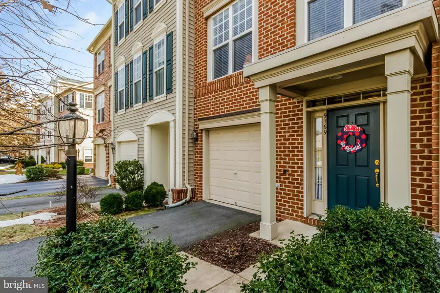 9169 CASCADE FALLS DR, Bristow, VA 20136