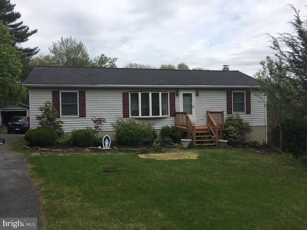 220 KENNETTA LN, Palmerton, PA 18071