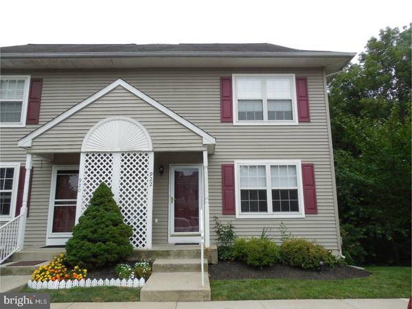 922 WOODLAWN AVE, Phoenixville, PA 19460