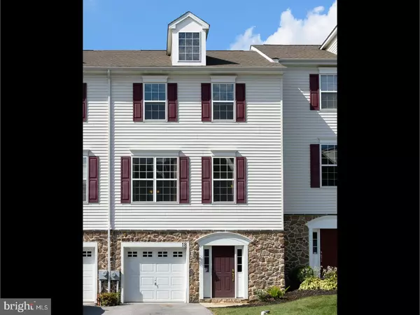 18 SHOREHAM DR, Coatesville, PA 19320