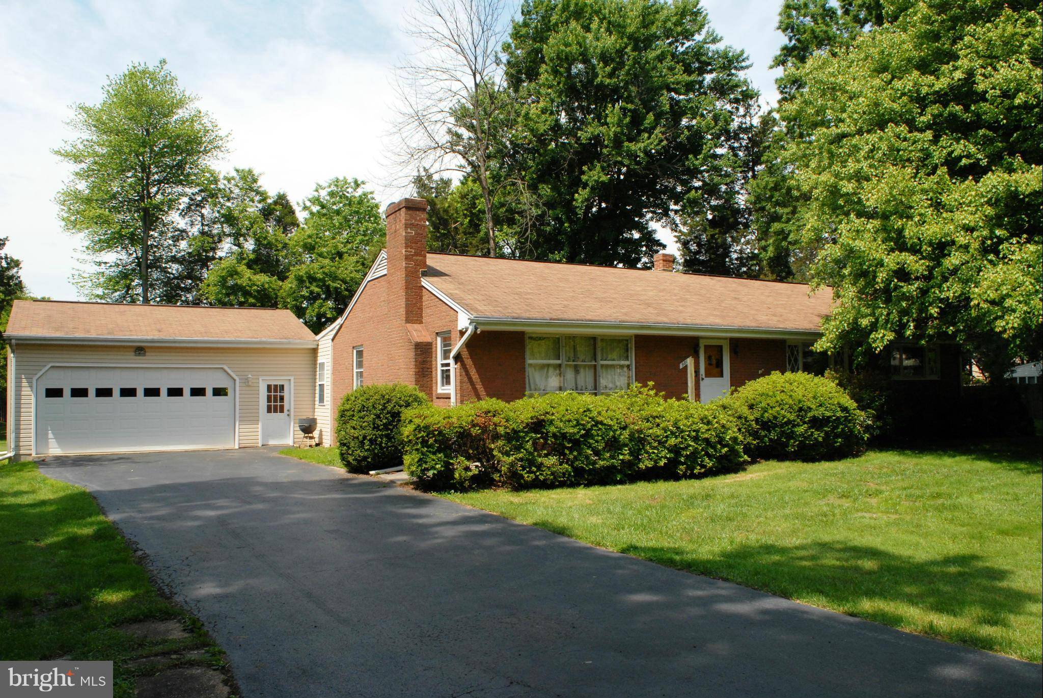 9812 HUTCHISON LN, Manassas, VA 20110