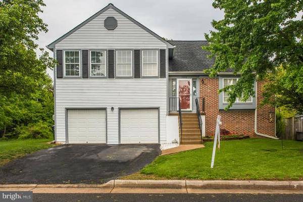 10229 RACQUET CIR, Manassas, VA 20110