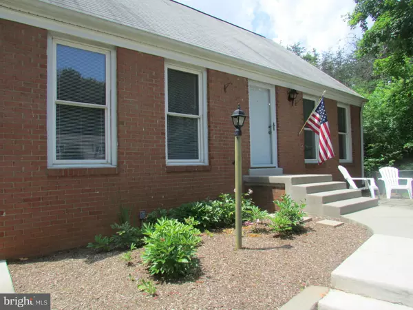 Woodbridge, VA 22193,13700 MAPLEDALE AVE