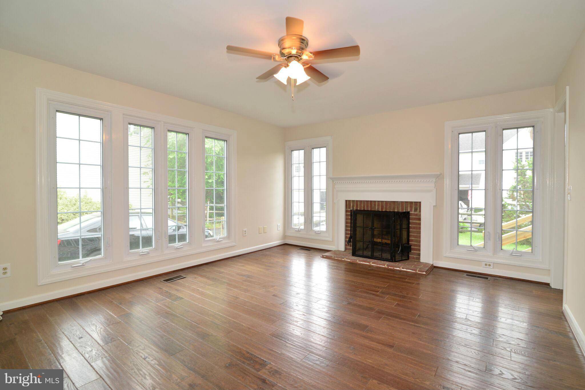 Manassas, VA 20110,10156 STRAWFLOWER LN