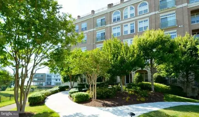 810 BELMONT BAY DR #302, Woodbridge, VA 22191