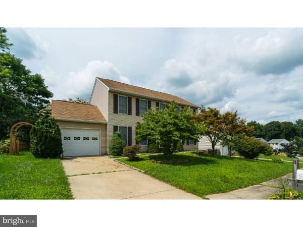 4 GLOUCESTER CT, Newark, DE 19702